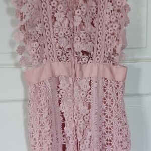 Beautiful flower vintage dress. Soft pink silk material inside. Great for summer